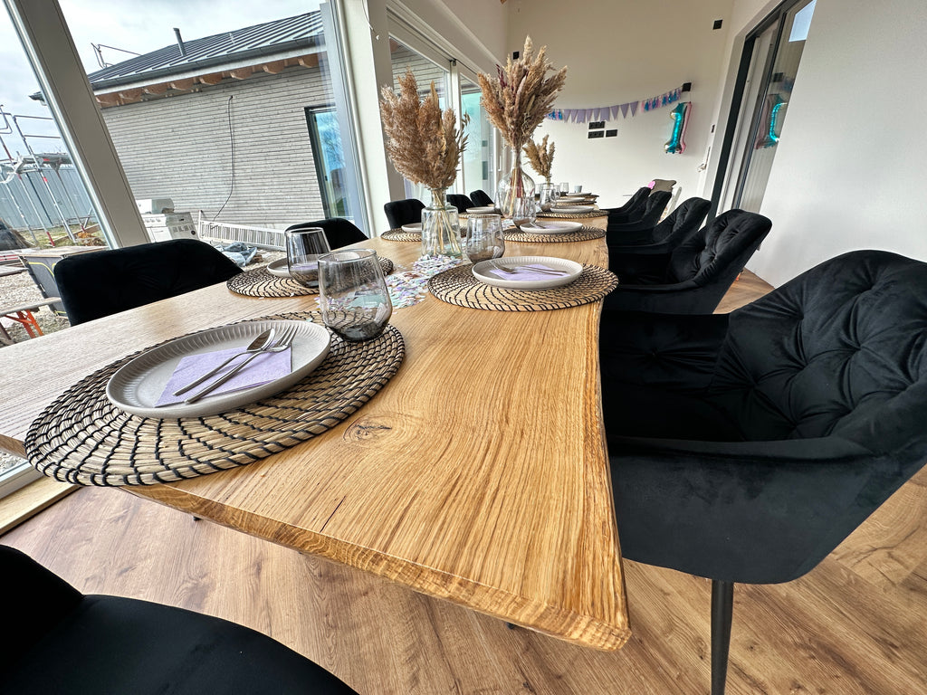 Esstisch für 14 Personen