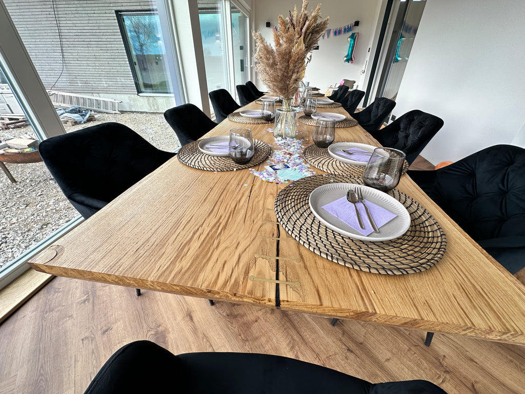Esstisch für 14 Personen